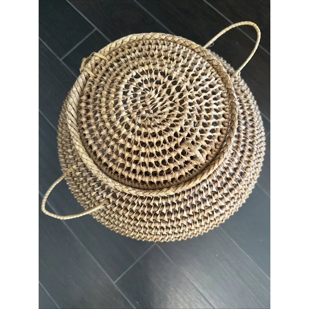 Natural Rattan Wicker Basket with Lid, 16” High